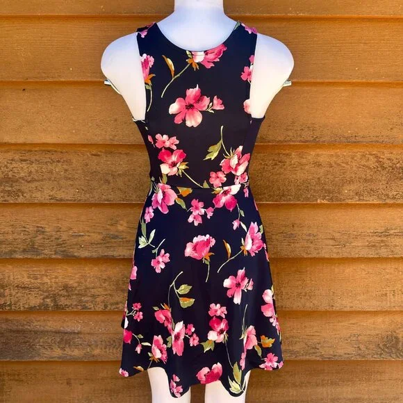 Soprano Floral Navy Sleeveless Fit & Flare Dress With Pink & Green Print Size S - Picture 2 of 8